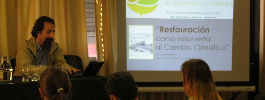 Dr. Gabriel A. Burgueño en Charla sobre restauración